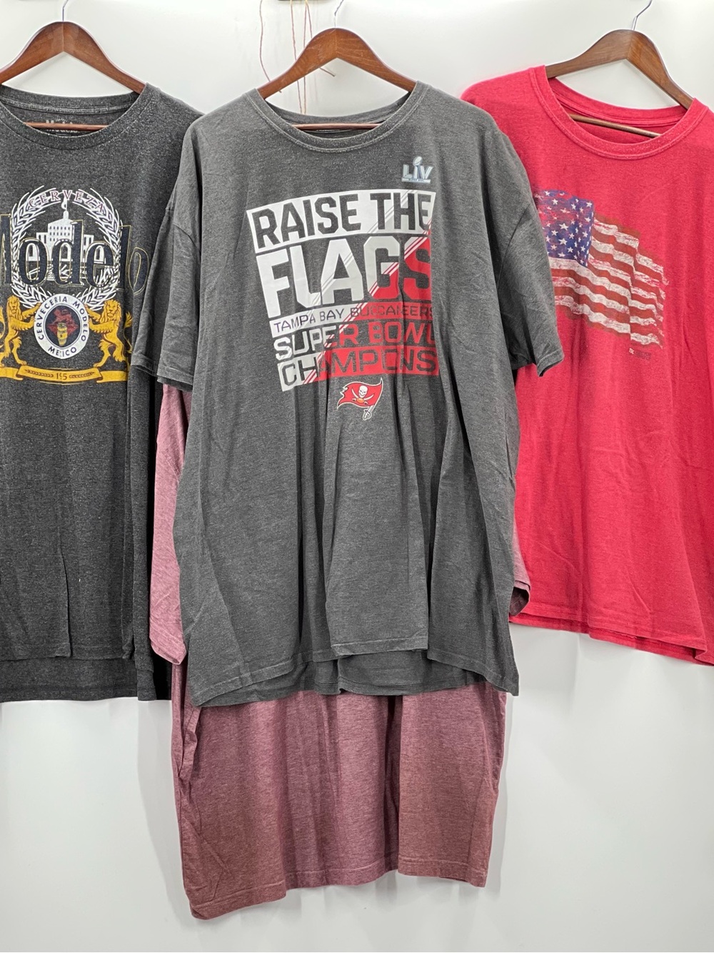 215 Lot Men’s tshirts  3XL & 4XL